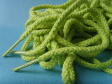 ronda de cordones de algodón trenzado con puntas de palstic